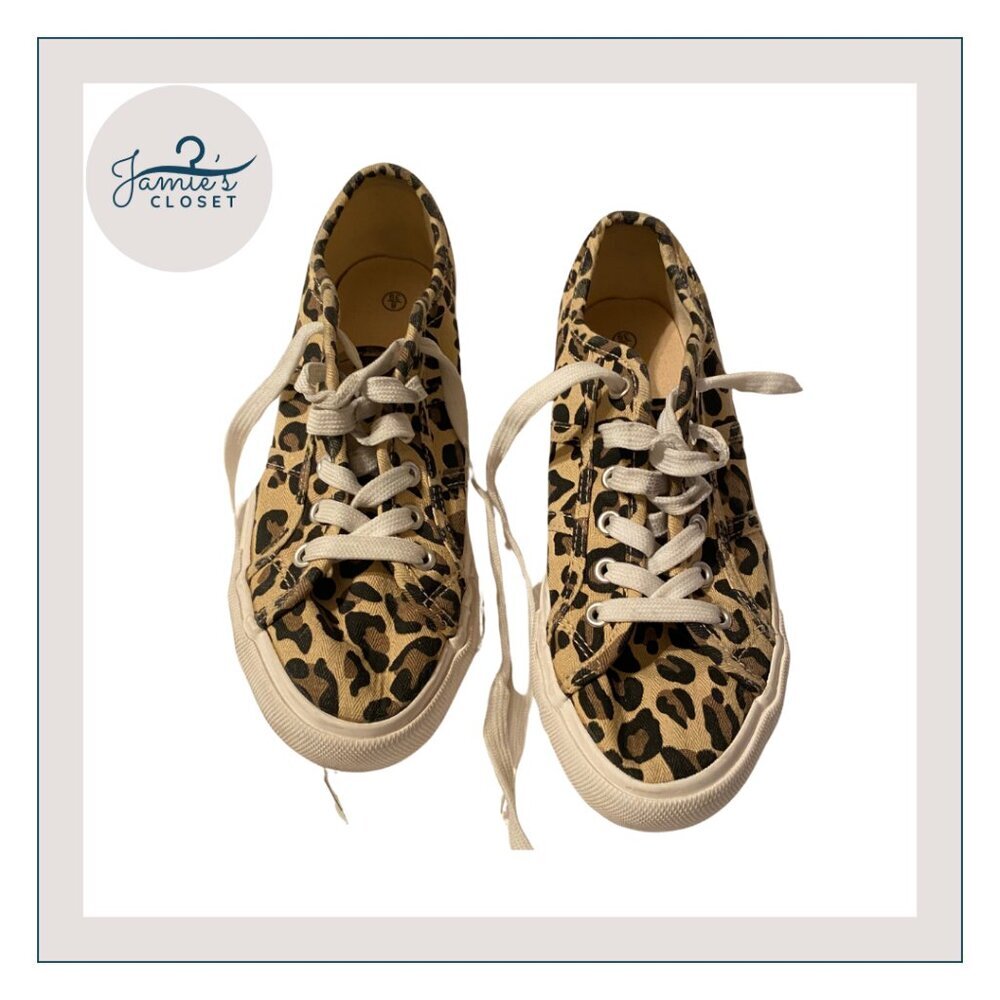 Leopard-Print Women's Canvas Sneakers – Size 8 🐆